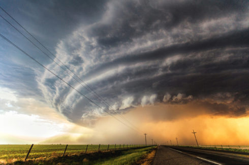 5._Marko_Korosec_Chased_by_the_Storm_LOrage_aux_trousses_Texas_USA